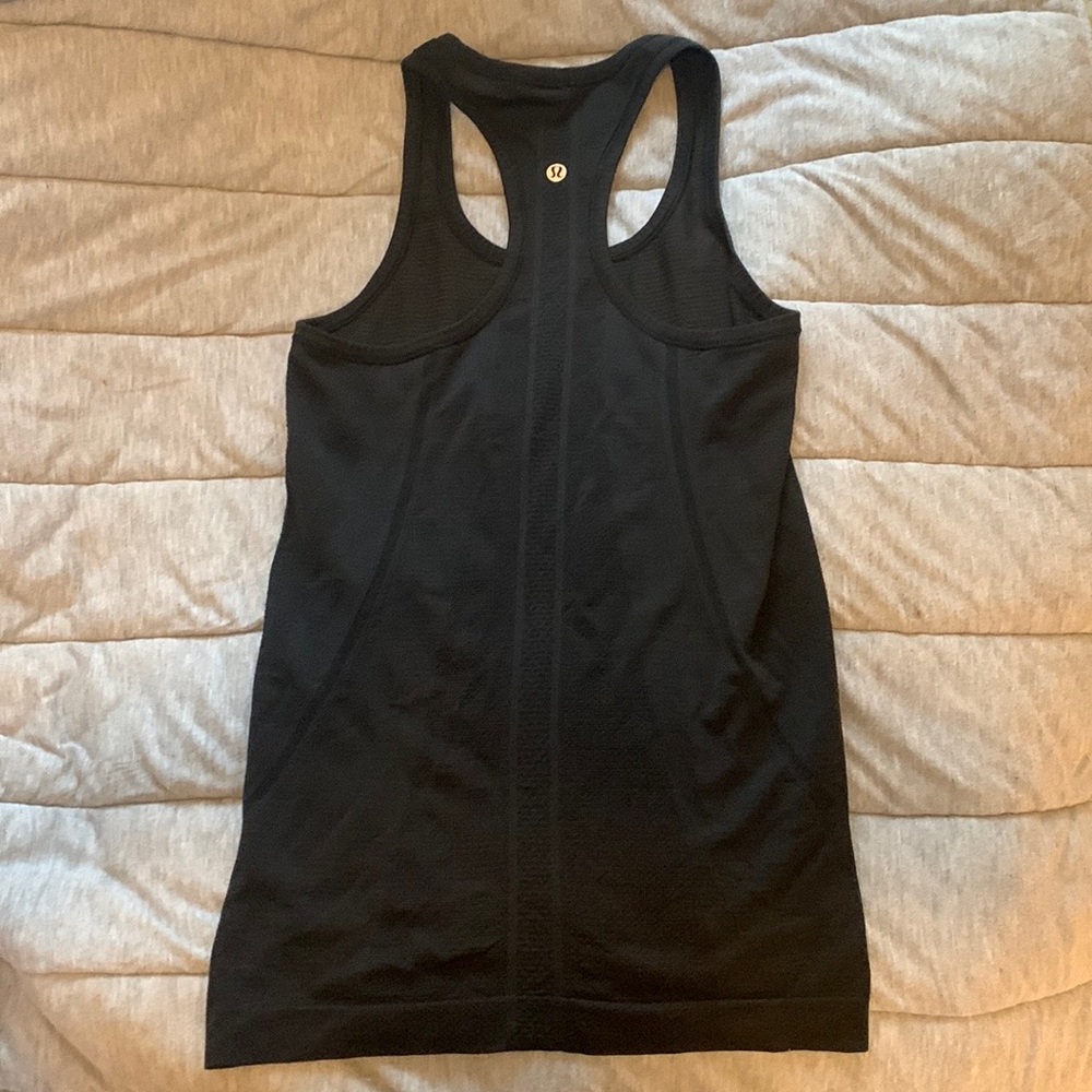 Lululemon black racerback tank size 4 - Picture 1 of 4
